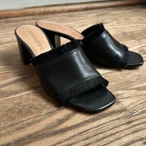 Bernardo Bryn Mule Slide women's Sandal Black Leather Fringe 6 EUC